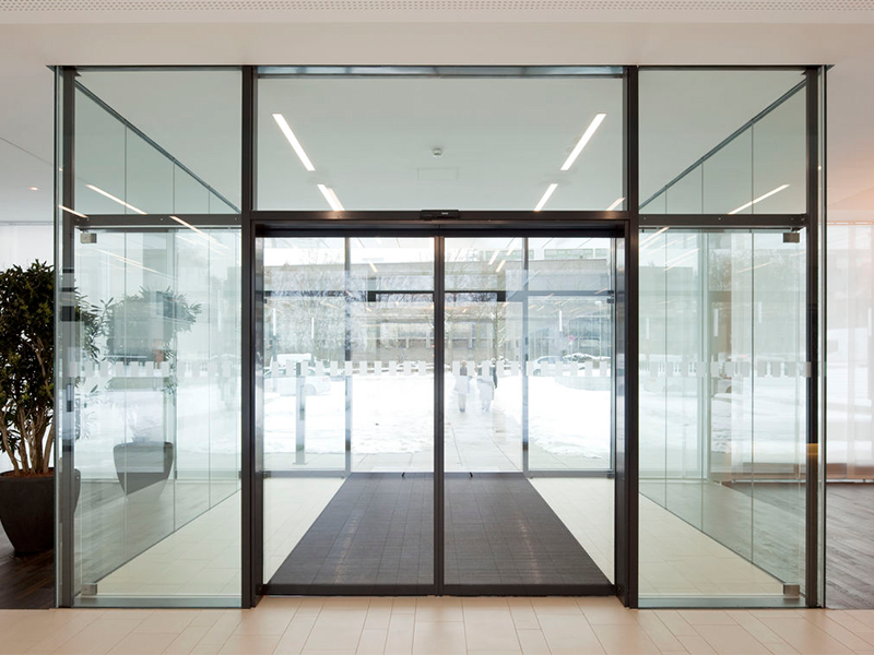 AUTOMATIC SLIDING DOORS